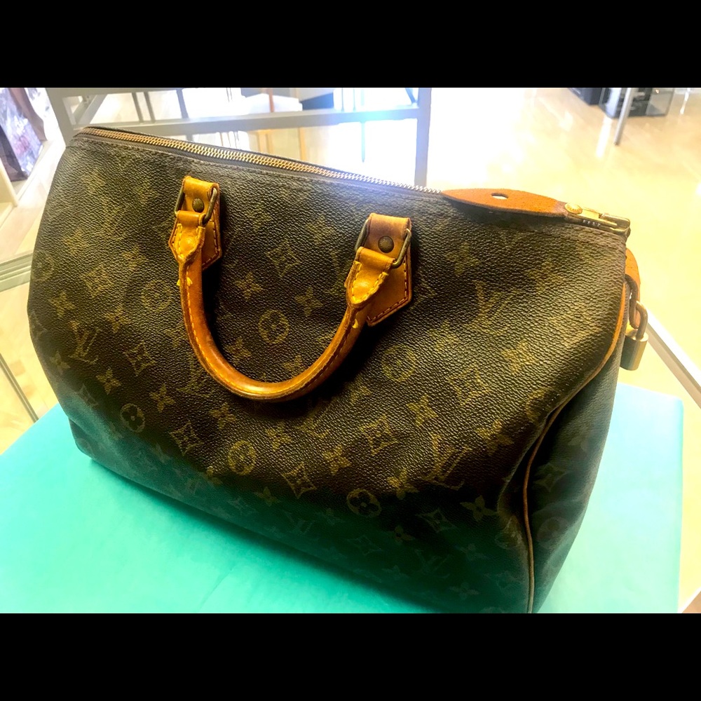 Louis Vuitton Speedy 35